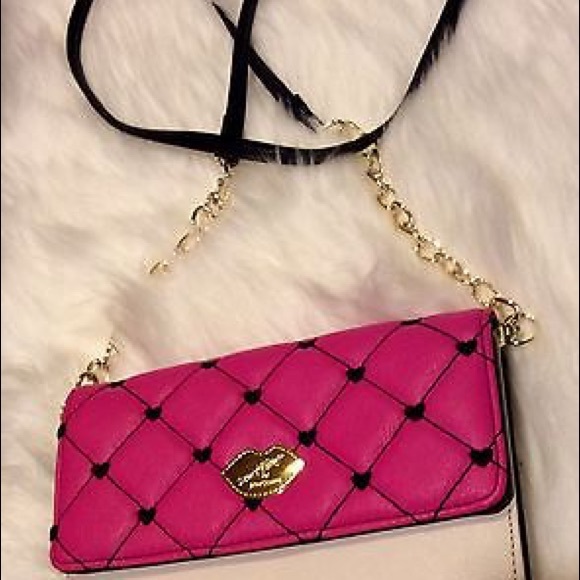 NEW BETSEY JOHNSON 💋💋QUILTED CONVERTIBLE HANDBAG - Picture 3 of 6